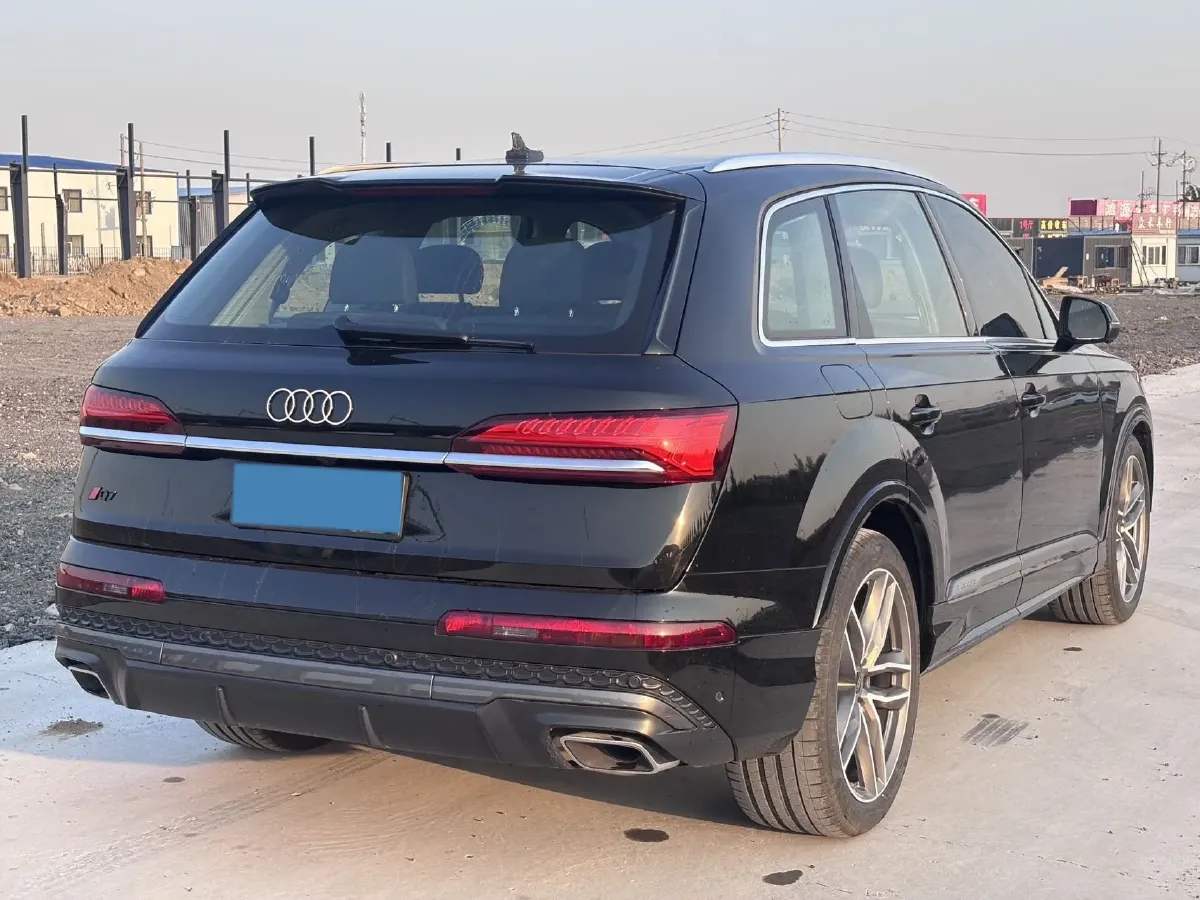 2024 Audi Q7 2.0T 265HP L4 8AT,autocango,china used car exporter,china ev exporter,chinese used car exporter,chinese used ev exporter