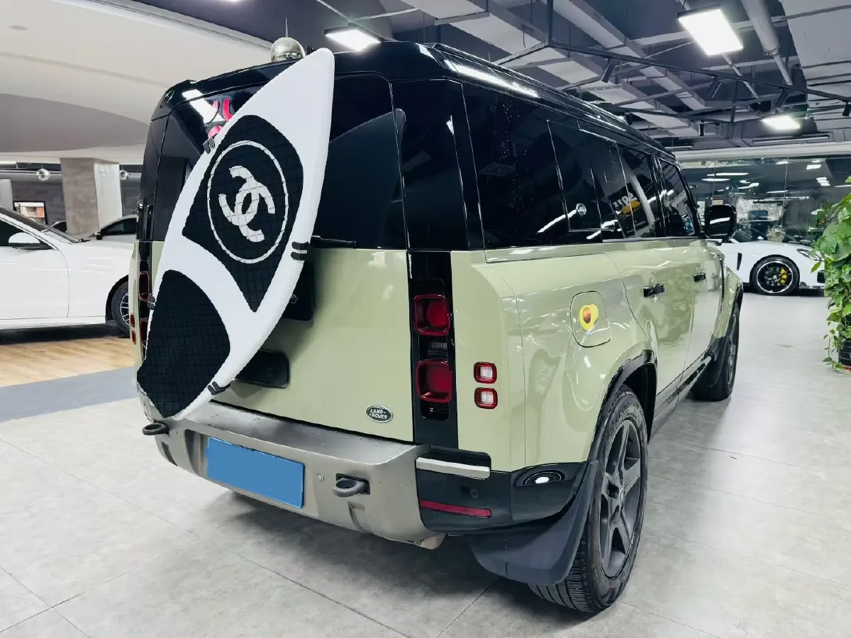 2023 Land Rover Defender 3.0T 400HP L6 8AT,autocango,china used car exporter,china ev exporter,chinese used car exporter,chinese used ev exporter