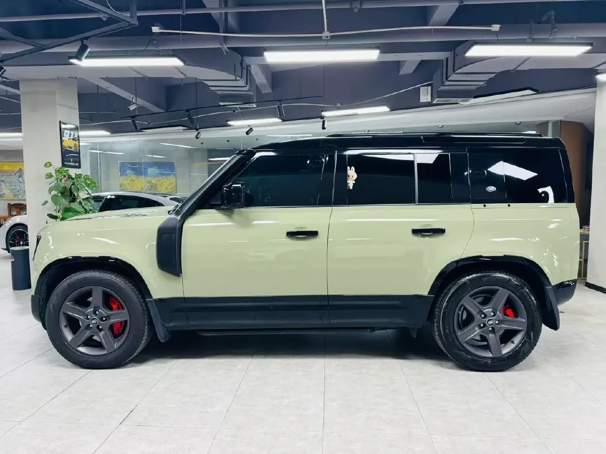 2023 Land Rover Defender 3.0T 400HP L6 8AT,autocango,china used car exporter,china ev exporter,chinese used car exporter,chinese used ev exporter