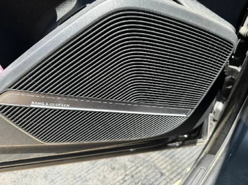 2022 Audi Q5L 2.0T 252HP L4 7DCT,autocango,china used car exporter,china ev exporter,chinese used car exporter,chinese used ev exporter