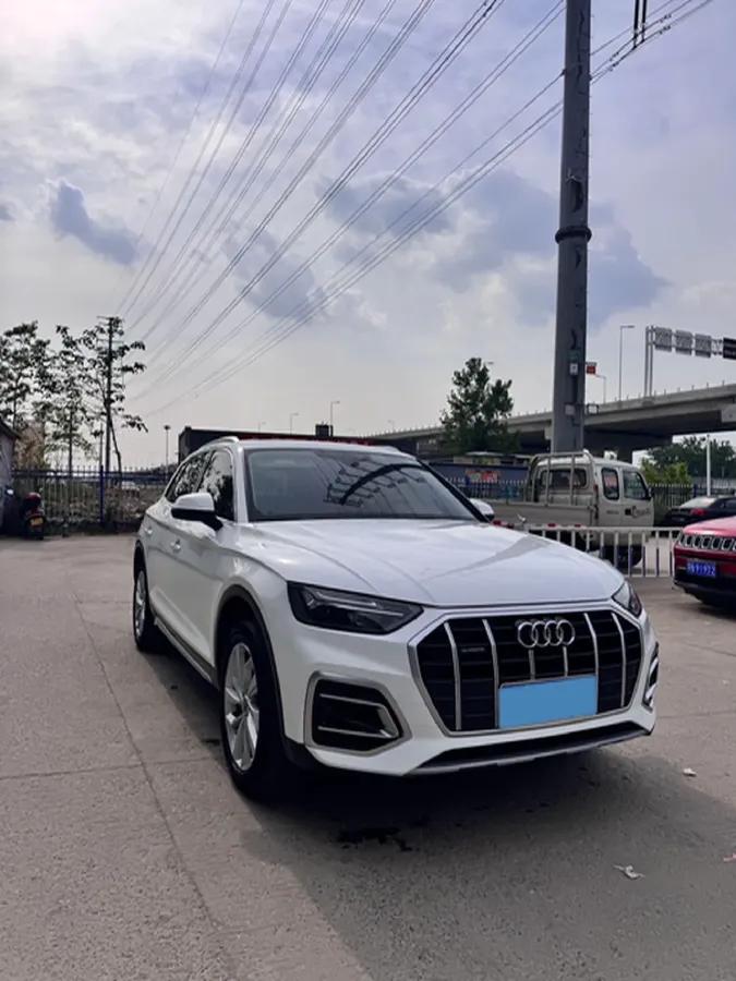 2023 Audi Q5L 2.0T 190HP L4 7DCT,autocango,china used car exporter,china ev exporter,chinese used car exporter,chinese used ev exporter