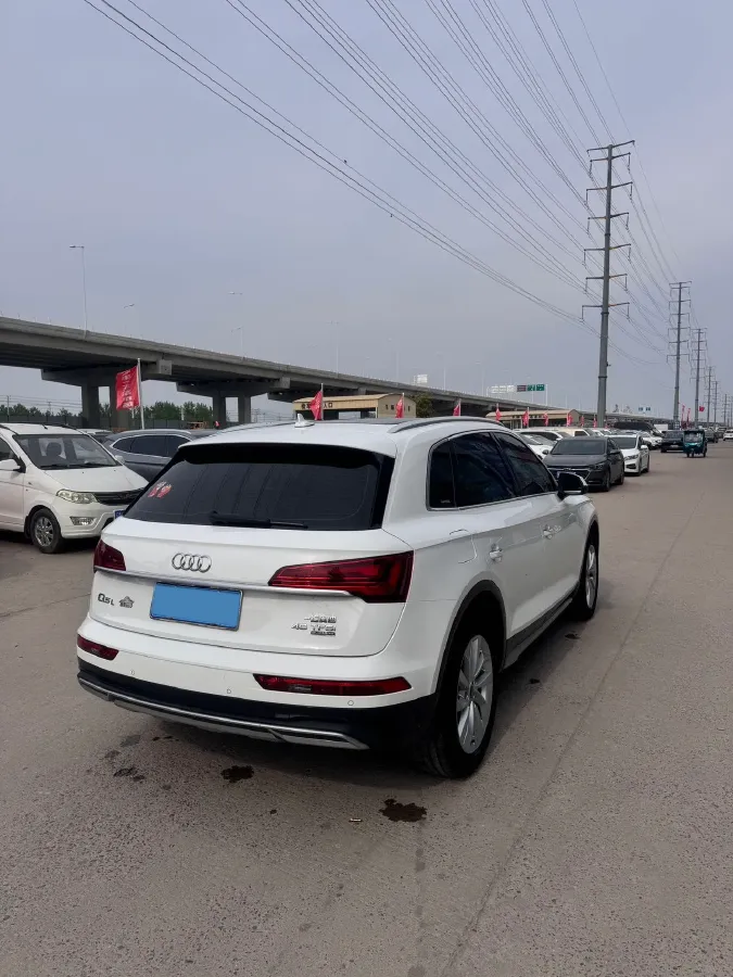 2023 Audi Q5L 2.0T 190HP L4 7DCT,autocango,china used car exporter,china ev exporter,chinese used car exporter,chinese used ev exporter