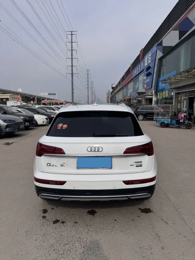 2023 Audi Q5L 2.0T 190HP L4 7DCT,autocango,china used car exporter,china ev exporter,chinese used car exporter,chinese used ev exporter