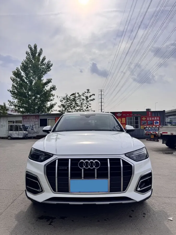 2023 Audi Q5L 2.0T 190HP L4 7DCT,autocango,china used car exporter,china ev exporter,chinese used car exporter,chinese used ev exporter
