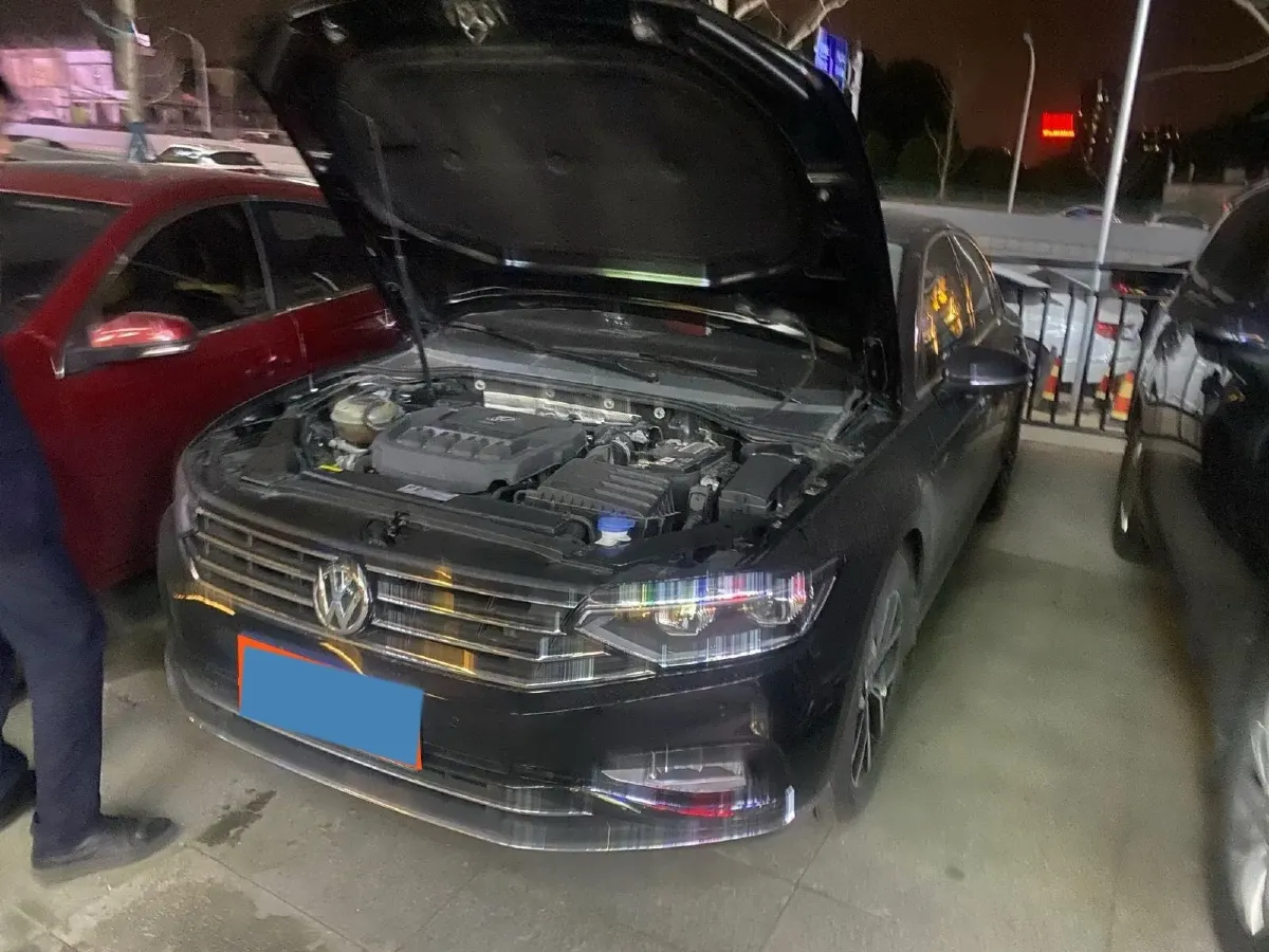 2020 Volkswagen Magotan 2.0T 186HP L4 7DCT,autocango,china used car exporter,china ev exporter,chinese used car exporter,chinese used ev exporter