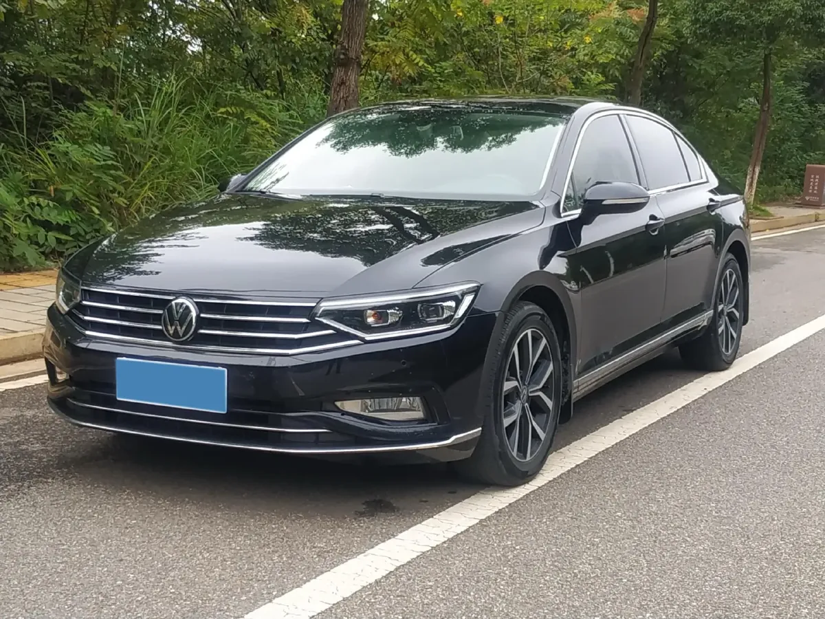 2020 Volkswagen Magotan 2.0T 186HP L4 7DCT,autocango,china used car exporter,china ev exporter,chinese used car exporter,chinese used ev exporter