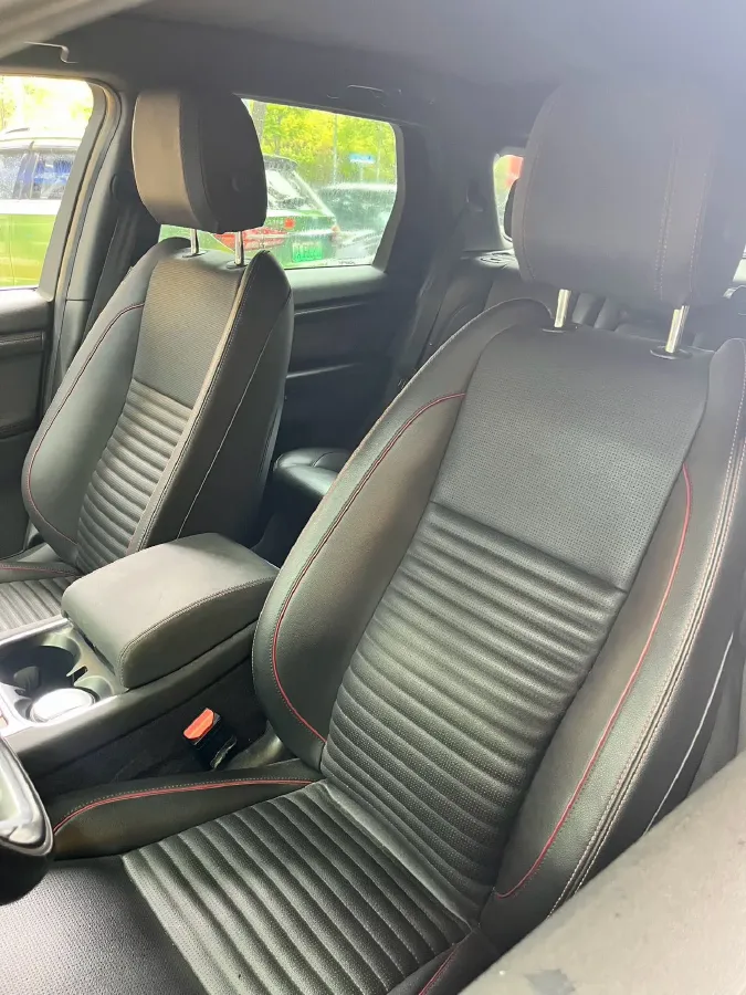 2020 Land Rover Discovery Sport 2.0T 249HP L4 9AT,autocango,china used car exporter,china ev exporter,chinese used car exporter,chinese used ev exporter