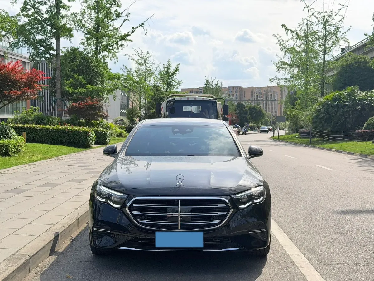 2025 Mercedes-Benz E Class 2.0T 258HP L4 9AT,autocango,china used car exporter,china ev exporter,chinese used car exporter,chinese used ev exporter