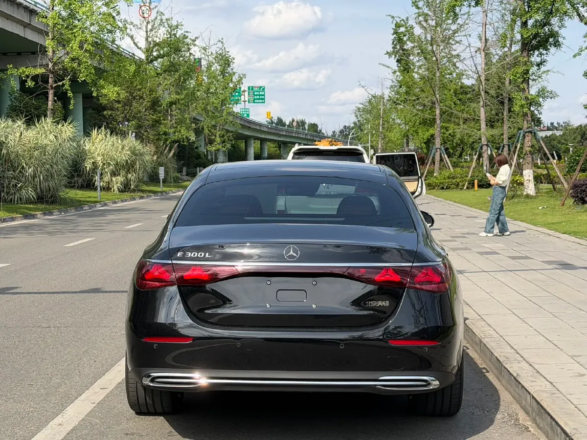 2025 Mercedes-Benz E Class 2.0T 258HP L4 9AT,autocango,china used car exporter,china ev exporter,chinese used car exporter,chinese used ev exporter
