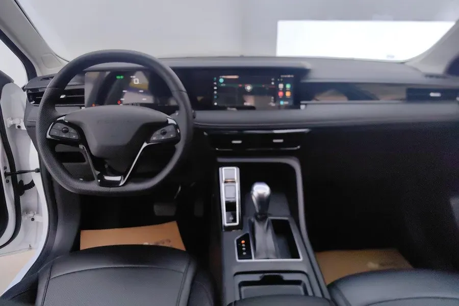 2023 Roewe i5 1.5L 129HP L4 CVT,autocango,china used car exporter,china ev exporter,chinese used car exporter,chinese used ev exporter