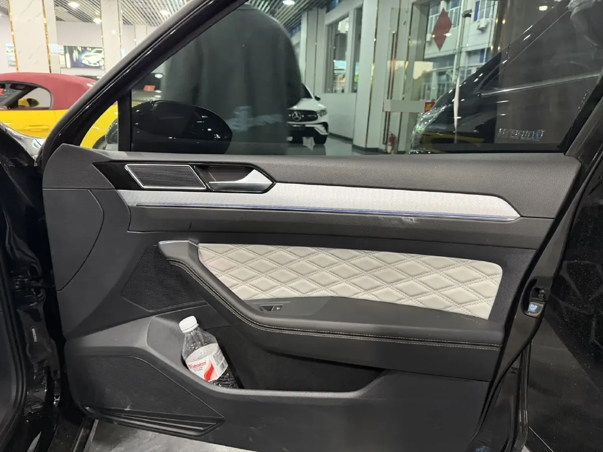 2024 Volkswagen Magotan 2.0T 186HP L4 7DCT,autocango,china used car exporter,china ev exporter,chinese used car exporter,chinese used ev exporter