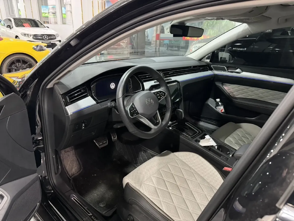 2024 Volkswagen Magotan 2.0T 186HP L4 7DCT,autocango,china used car exporter,china ev exporter,chinese used car exporter,chinese used ev exporter