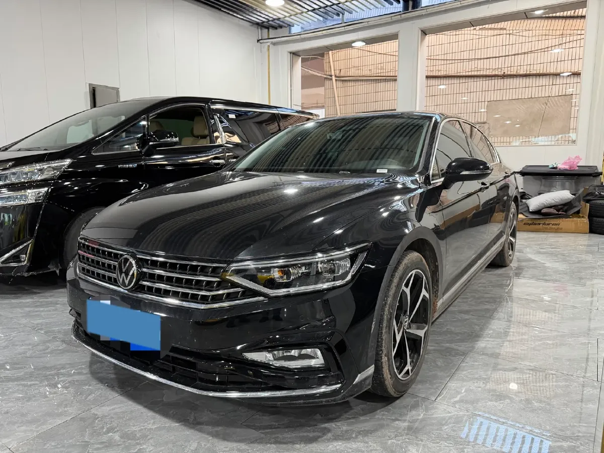 2024 Volkswagen Magotan 2.0T 186HP L4 7DCT,autocango,china used car exporter,china ev exporter,chinese used car exporter,chinese used ev exporter