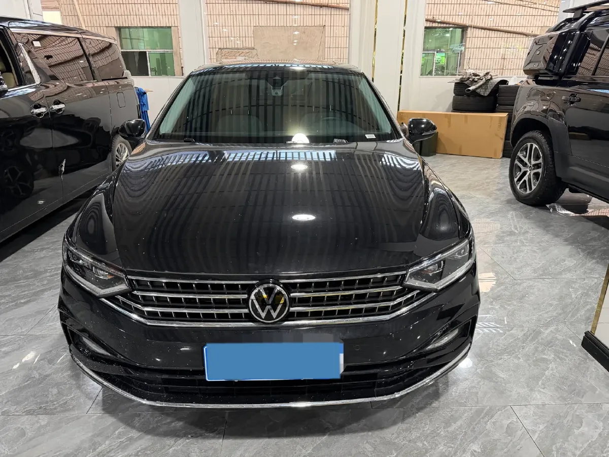 2024 Volkswagen Magotan 2.0T 186HP L4 7DCT,autocango,china used car exporter,china ev exporter,chinese used car exporter,chinese used ev exporter