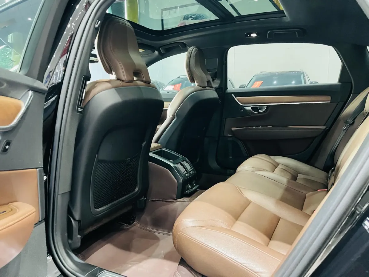 2023 Volvo S90 2.0T 250HP L4 8AT,autocango,china used car exporter,china ev exporter,chinese used car exporter,chinese used ev exporter