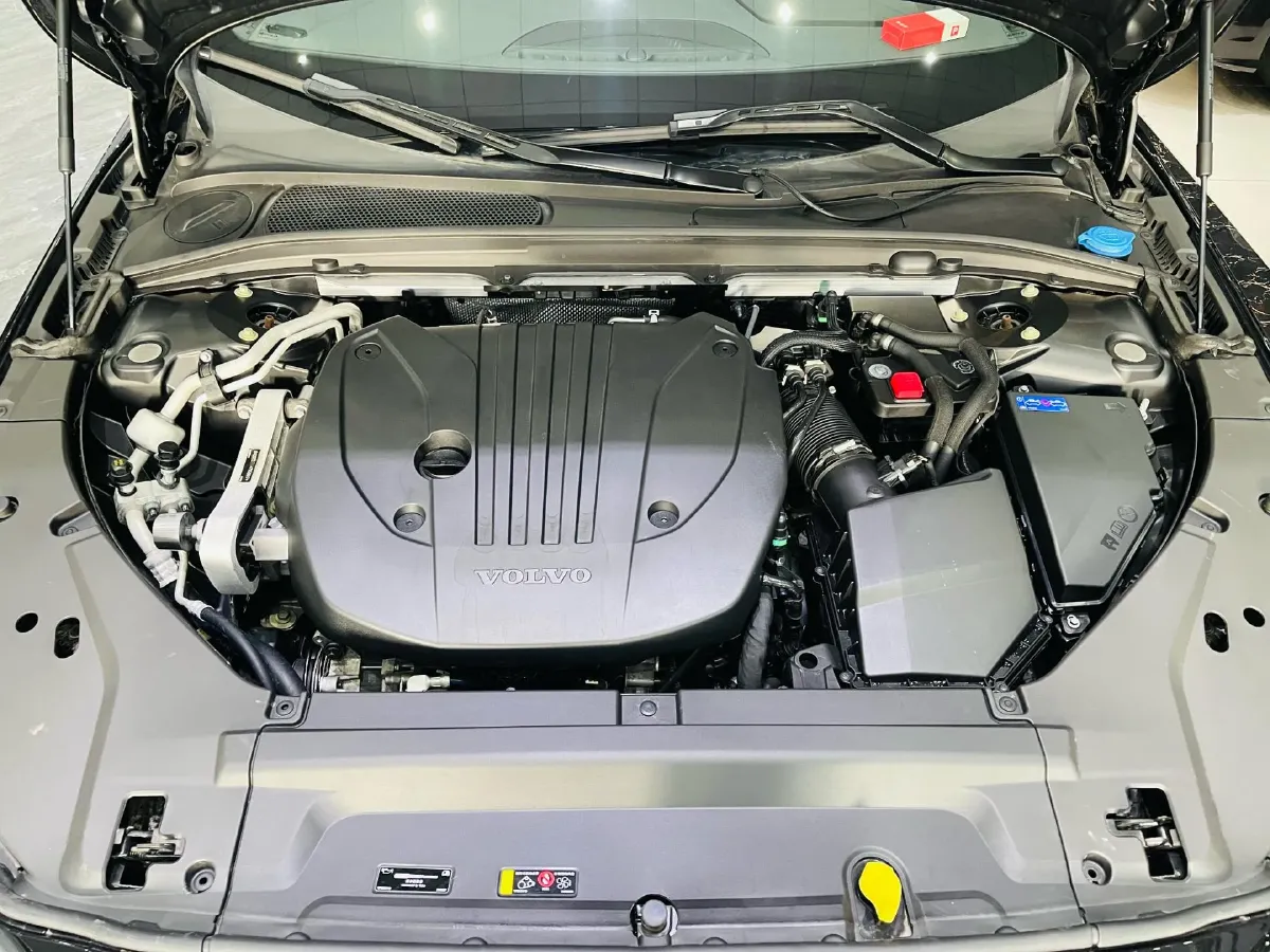 2023 Volvo S90 2.0T 250HP L4 8AT,autocango,china used car exporter,china ev exporter,chinese used car exporter,chinese used ev exporter