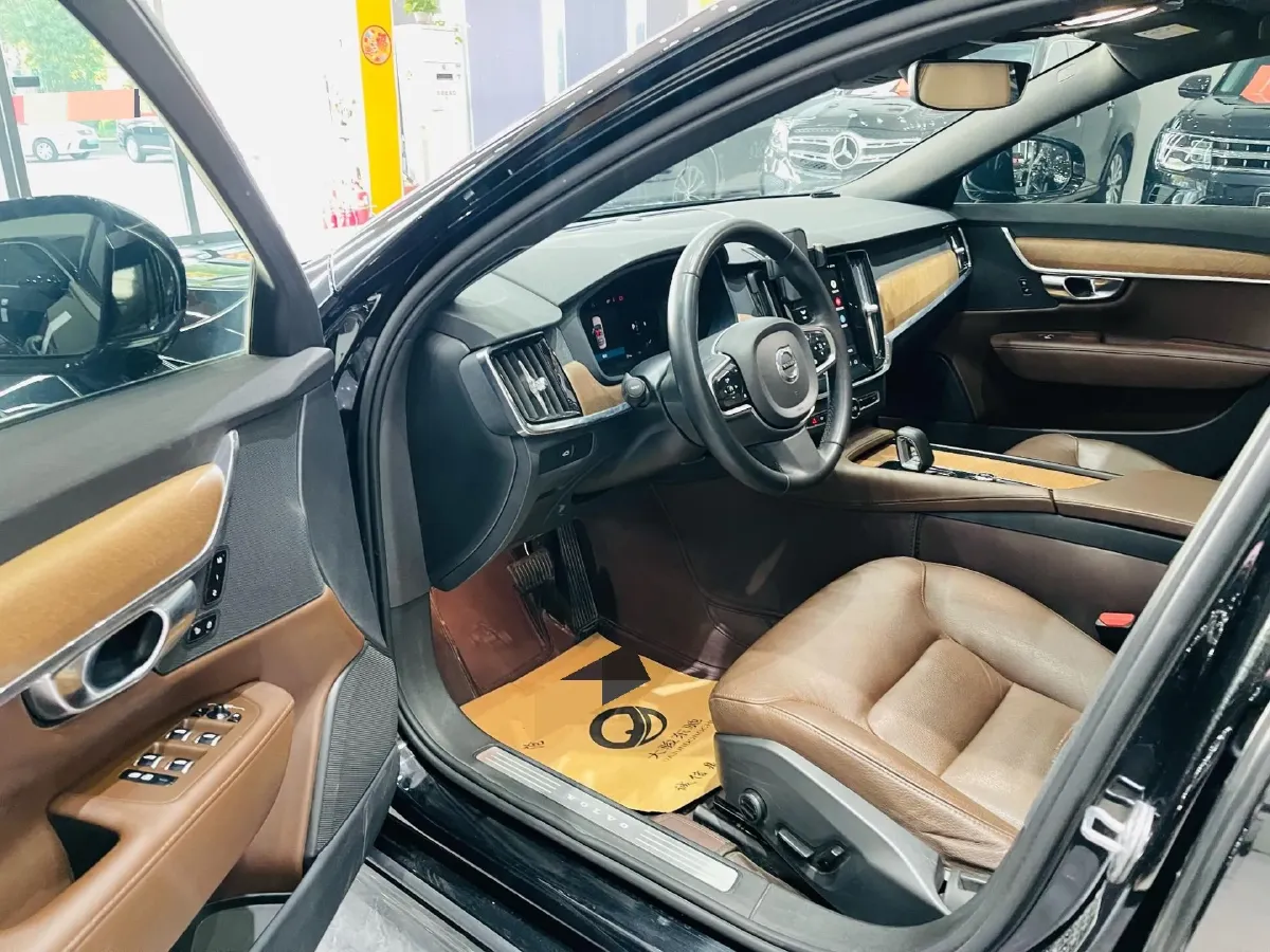 2023 Volvo S90 2.0T 250HP L4 8AT,autocango,china used car exporter,china ev exporter,chinese used car exporter,chinese used ev exporter