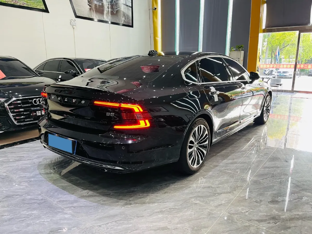 2023 Volvo S90 2.0T 250HP L4 8AT,autocango,china used car exporter,china ev exporter,chinese used car exporter,chinese used ev exporter