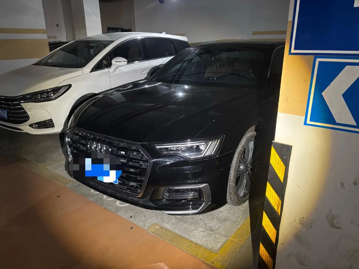 2025 Audi A6L 2.0T 245HP L4 7DCT,autocango,china used car exporter,china ev exporter,chinese used car exporter,chinese used ev exporter