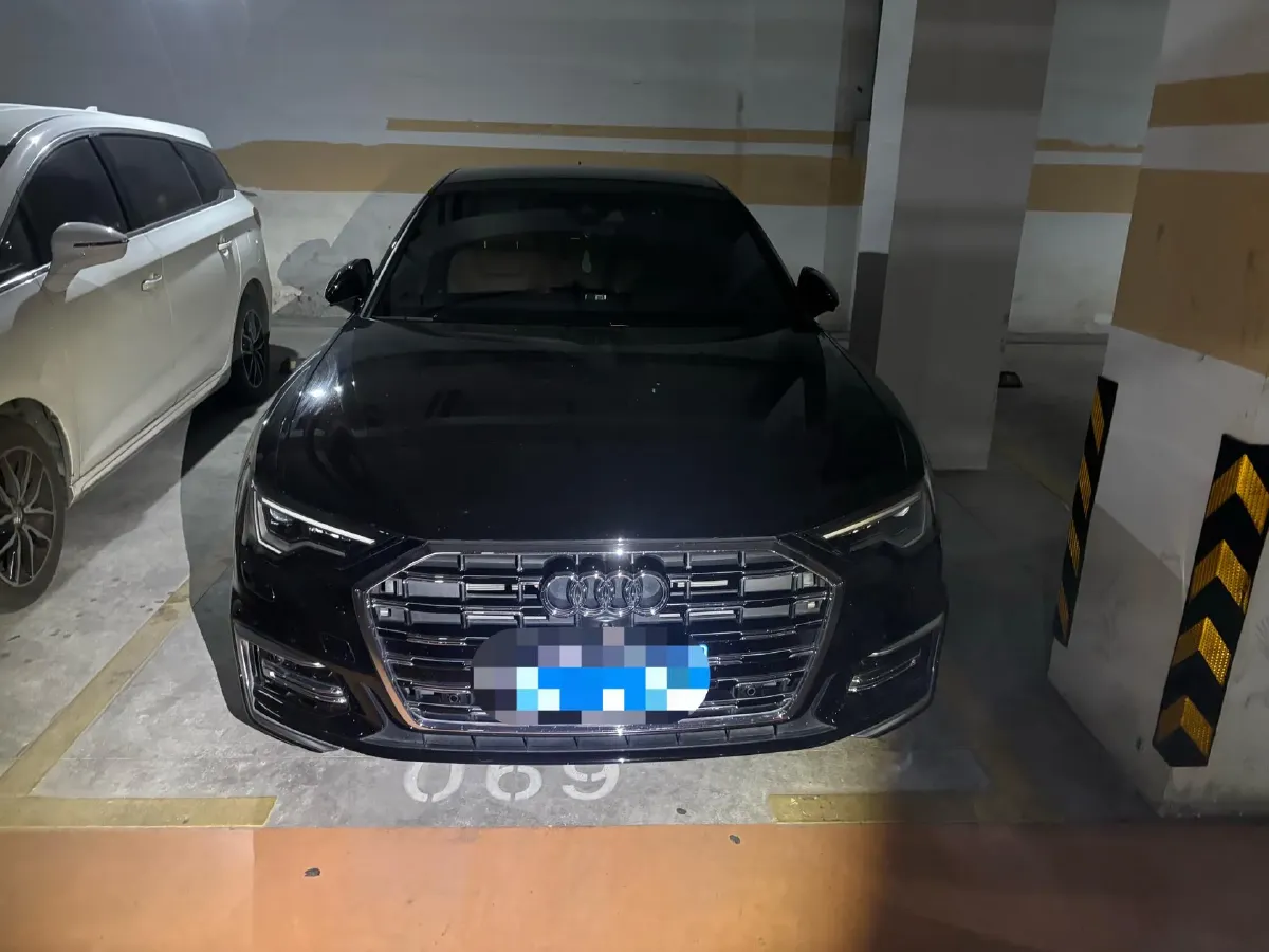 2025 Audi A6L 2.0T 245HP L4 7DCT,autocango,china used car exporter,china ev exporter,chinese used car exporter,chinese used ev exporter