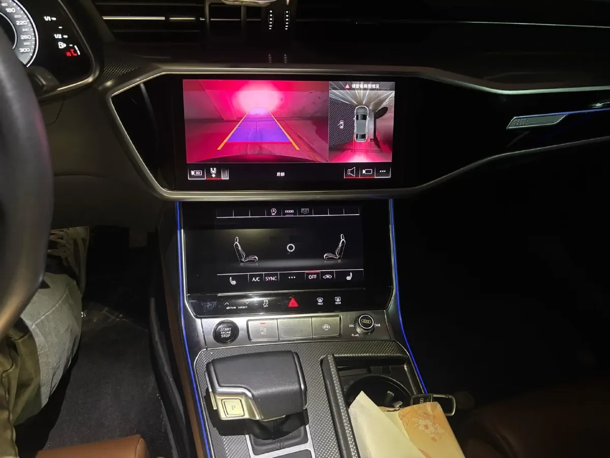 2025 Audi A6L 2.0T 245HP L4 7DCT,autocango,china used car exporter,china ev exporter,chinese used car exporter,chinese used ev exporter