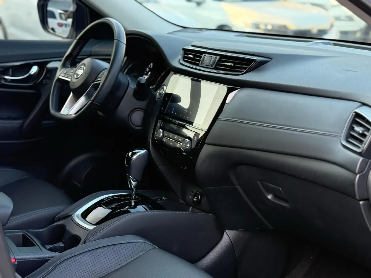 2023 Nissan X-Trail 2.0L 151HP L4 CVT,autocango,china used car exporter,china ev exporter,chinese used car exporter,chinese used ev exporter