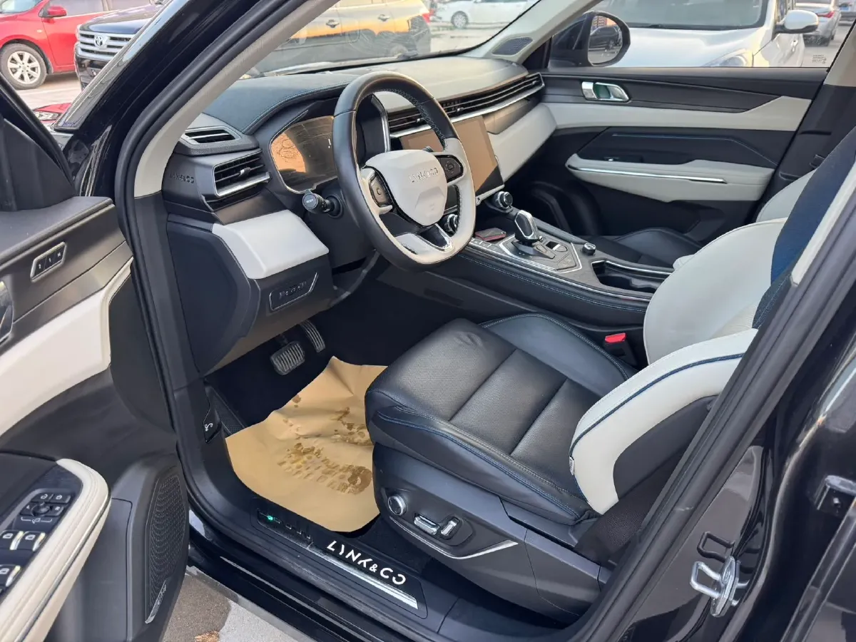 2021 LYNK&CO 01 2.0T 218HP L4 8AT,autocango,china used car exporter,china ev exporter,chinese used car exporter,chinese used ev exporter