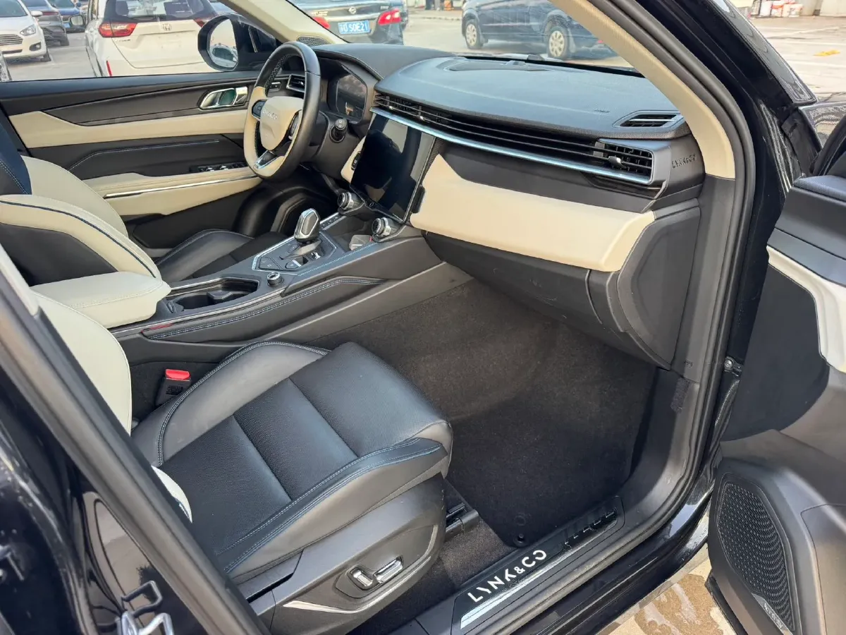 2021 LYNK&CO 01 2.0T 218HP L4 8AT,autocango,china used car exporter,china ev exporter,chinese used car exporter,chinese used ev exporter