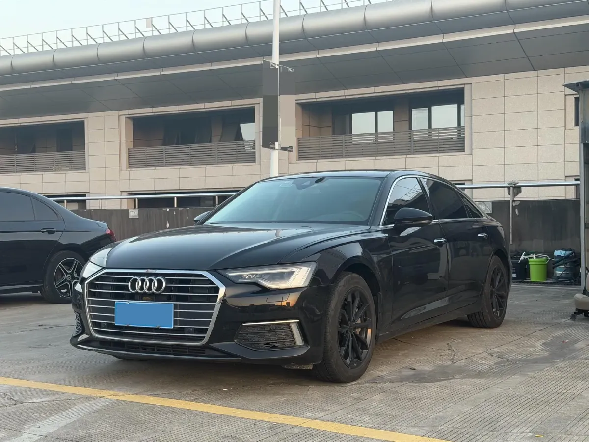 2019 Audi A6L 2.0T 190HP L4 7DCT,autocango,china used car exporter,china ev exporter,chinese used car exporter,chinese used ev exporter