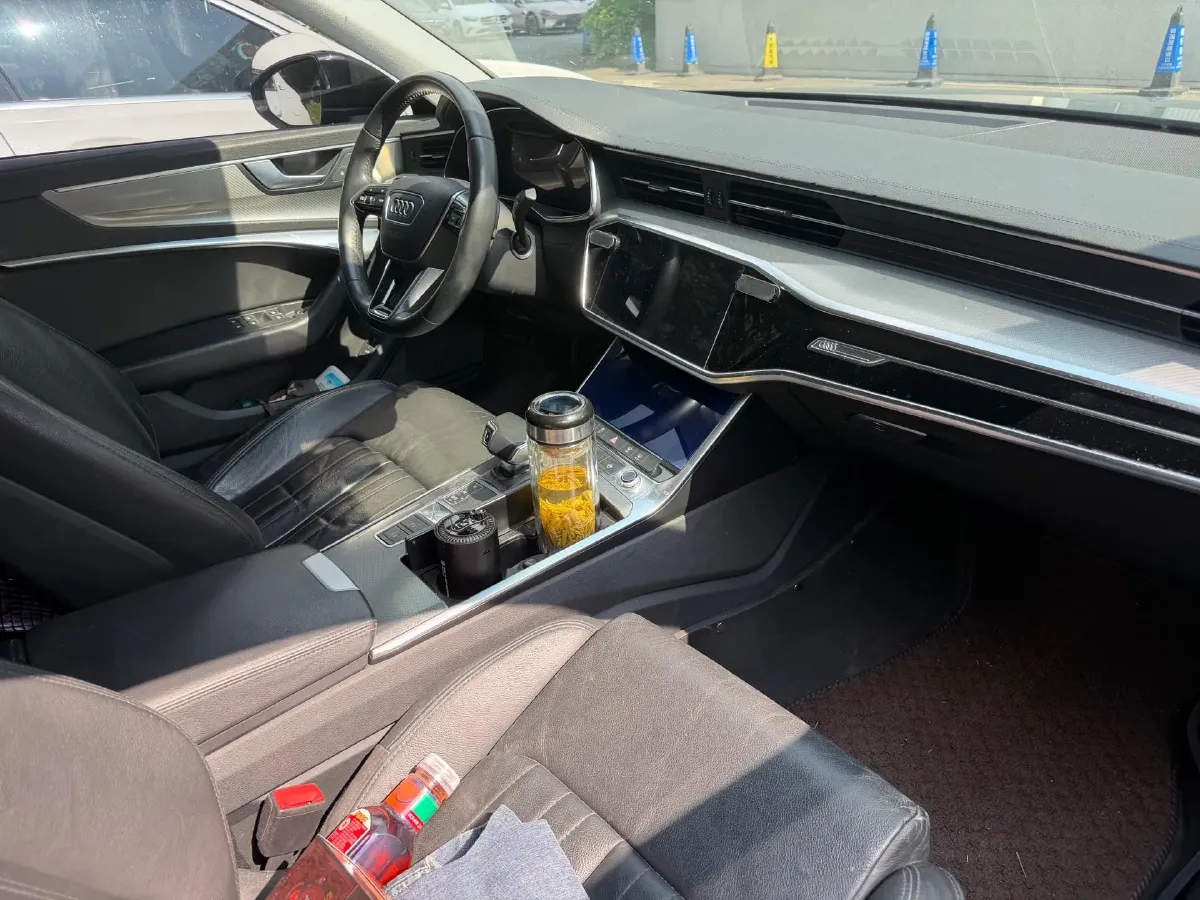 2019 Audi A6L 2.0T 190HP L4 7DCT,autocango,china used car exporter,china ev exporter,chinese used car exporter,chinese used ev exporter