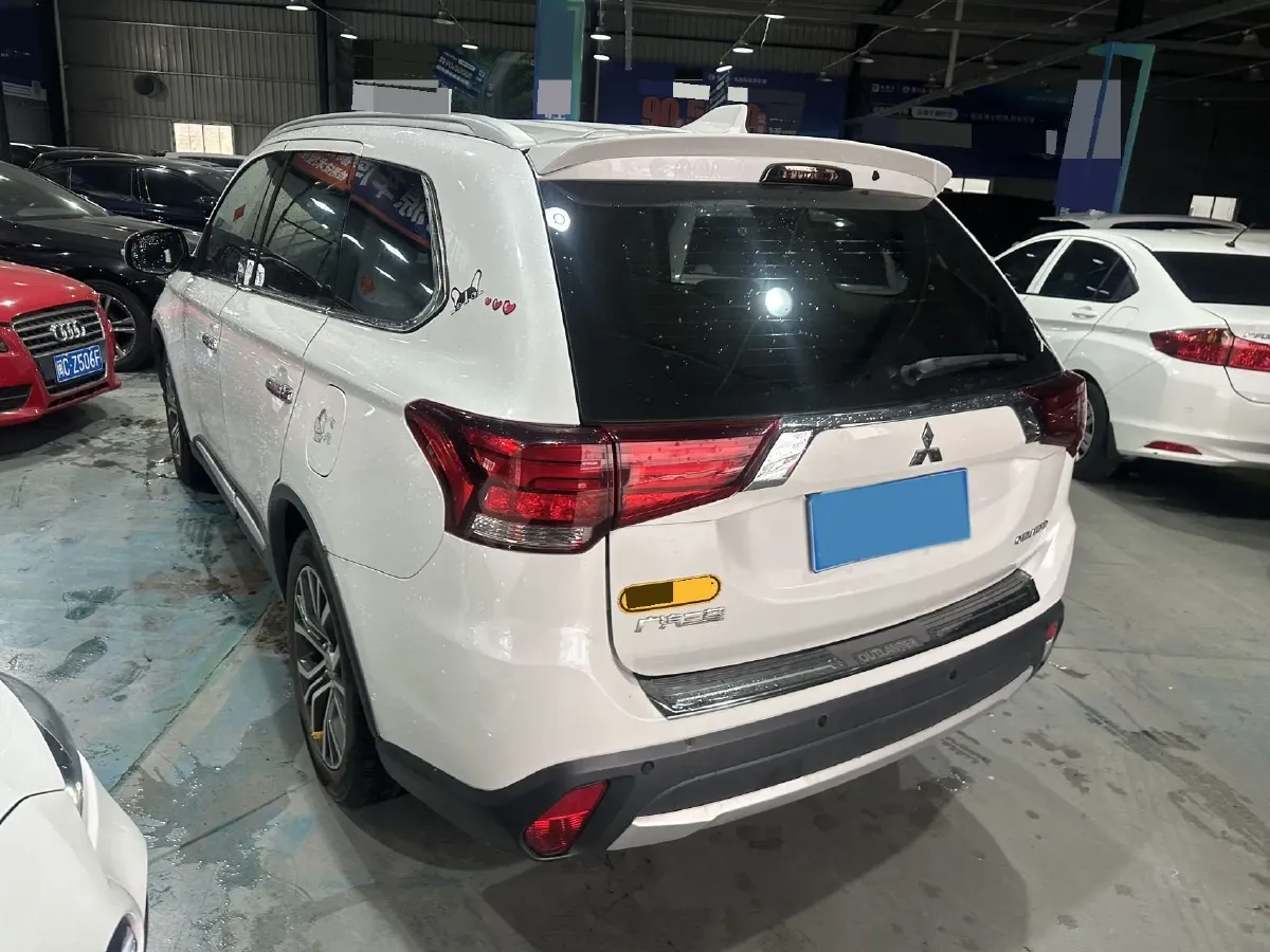 2018 Mitsubishi Outlander 2.0L 166HP L4 CVT,autocango,china used car exporter,china ev exporter,chinese used car exporter,chinese used ev exporter