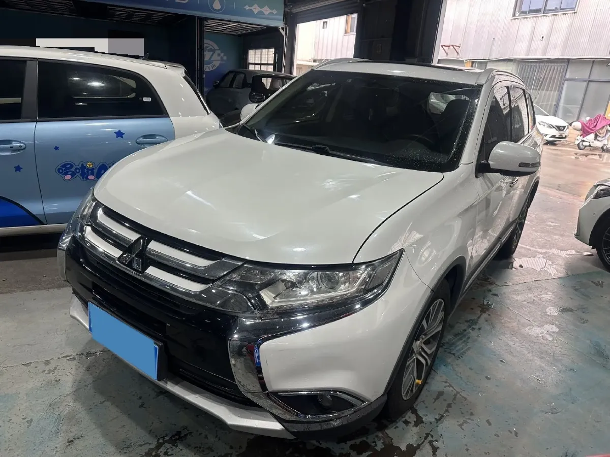2018 Mitsubishi Outlander 2.0L 166HP L4 CVT,autocango,china used car exporter,china ev exporter,chinese used car exporter,chinese used ev exporter