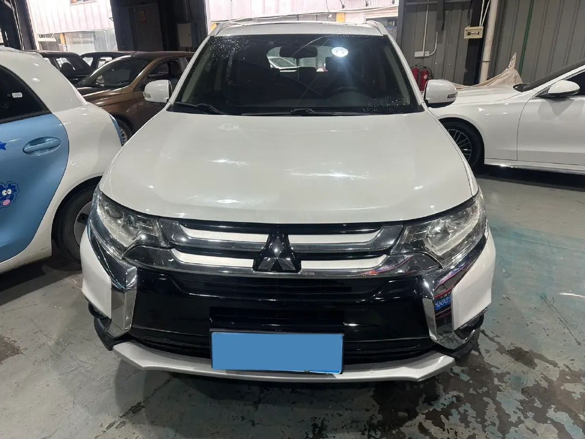 2018 Mitsubishi Outlander 2.0L 166HP L4 CVT,autocango,china used car exporter,china ev exporter,chinese used car exporter,chinese used ev exporter