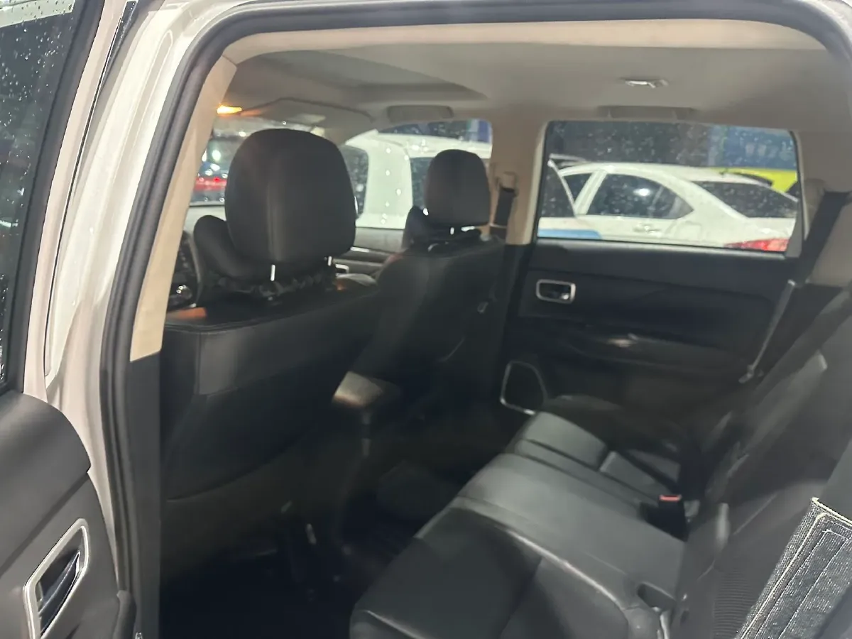 2018 Mitsubishi Outlander 2.0L 166HP L4 CVT,autocango,china used car exporter,china ev exporter,chinese used car exporter,chinese used ev exporter