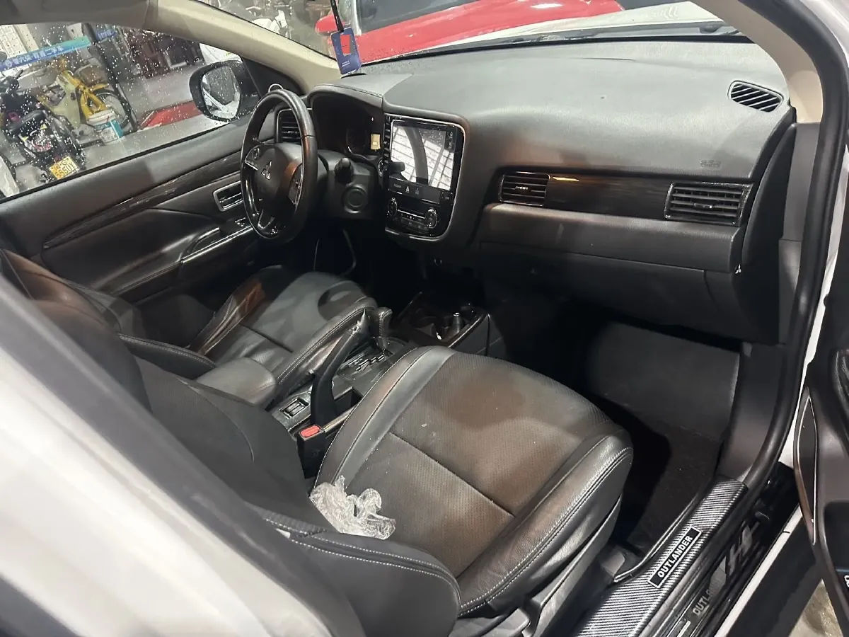 2018 Mitsubishi Outlander 2.0L 166HP L4 CVT,autocango,china used car exporter,china ev exporter,chinese used car exporter,chinese used ev exporter