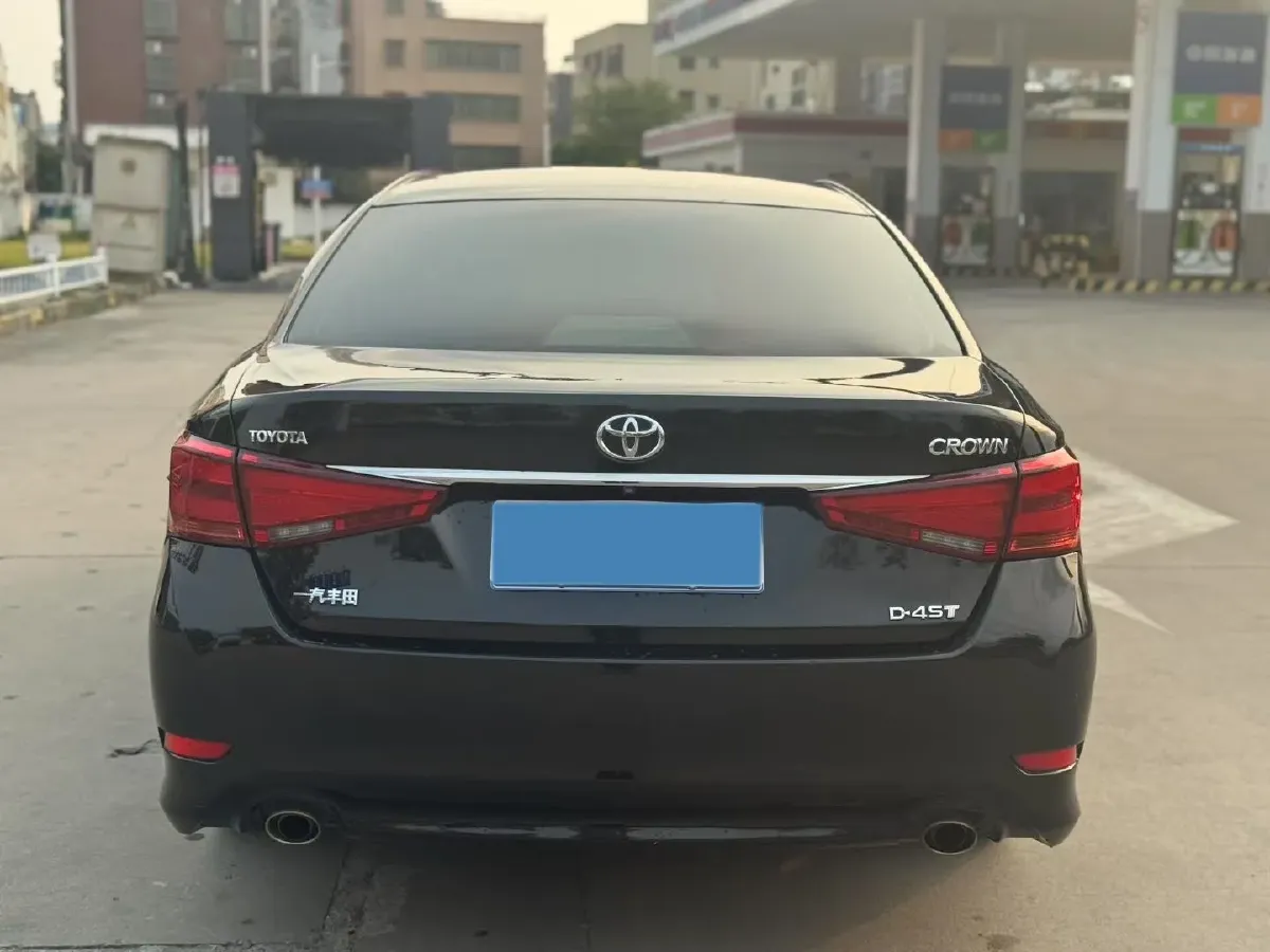 2017 Toyota Crown 2.0T 235HP L4 8AT,autocango,china used car exporter,china ev exporter,chinese used car exporter,chinese used ev exporter