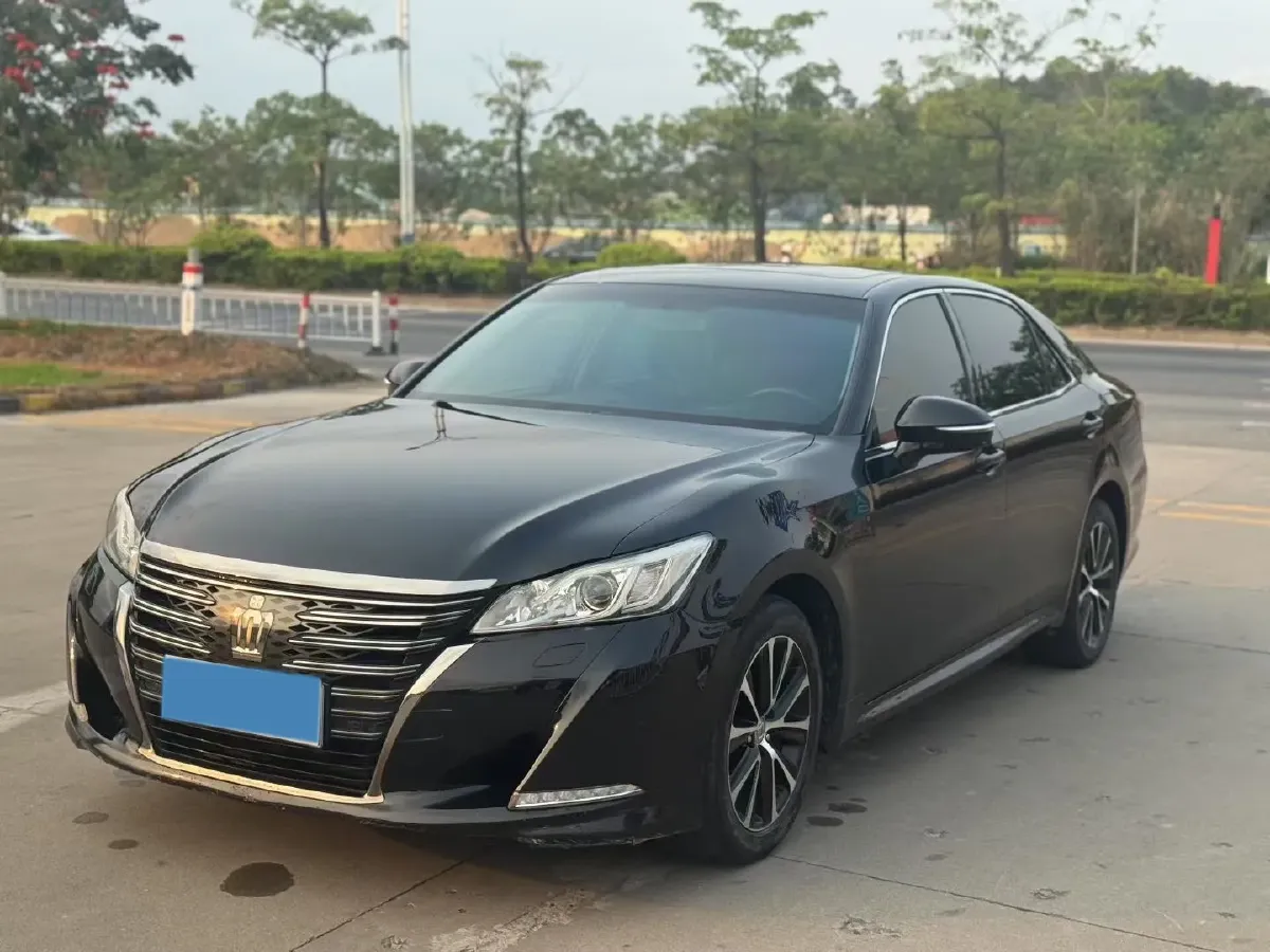 2017 Toyota Crown 2.0T 235HP L4 8AT,autocango,china used car exporter,china ev exporter,chinese used car exporter,chinese used ev exporter