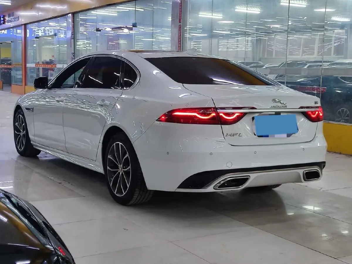 2023 Jaguar XFL 2.0T 200HP L4 8AT,autocango,china used car exporter,china ev exporter,chinese used car exporter,chinese used ev exporter