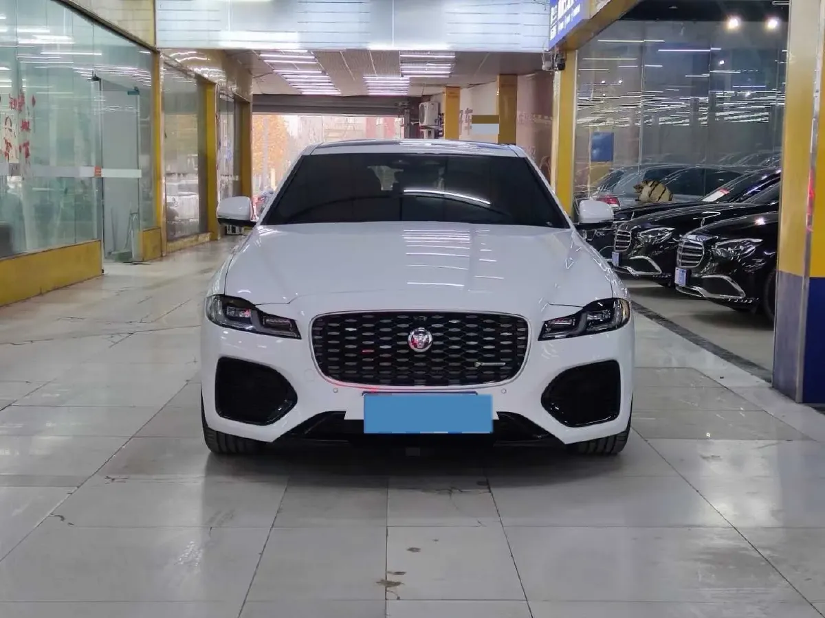 2023 Jaguar XFL 2.0T 200HP L4 8AT,autocango,china used car exporter,china ev exporter,chinese used car exporter,chinese used ev exporter