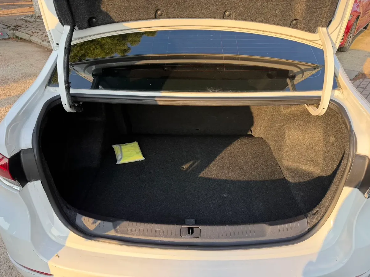 2021 Buick Excelle 1.5L 113HP L4 6AT,autocango,china used car exporter,china ev exporter,chinese used car exporter,chinese used ev exporter