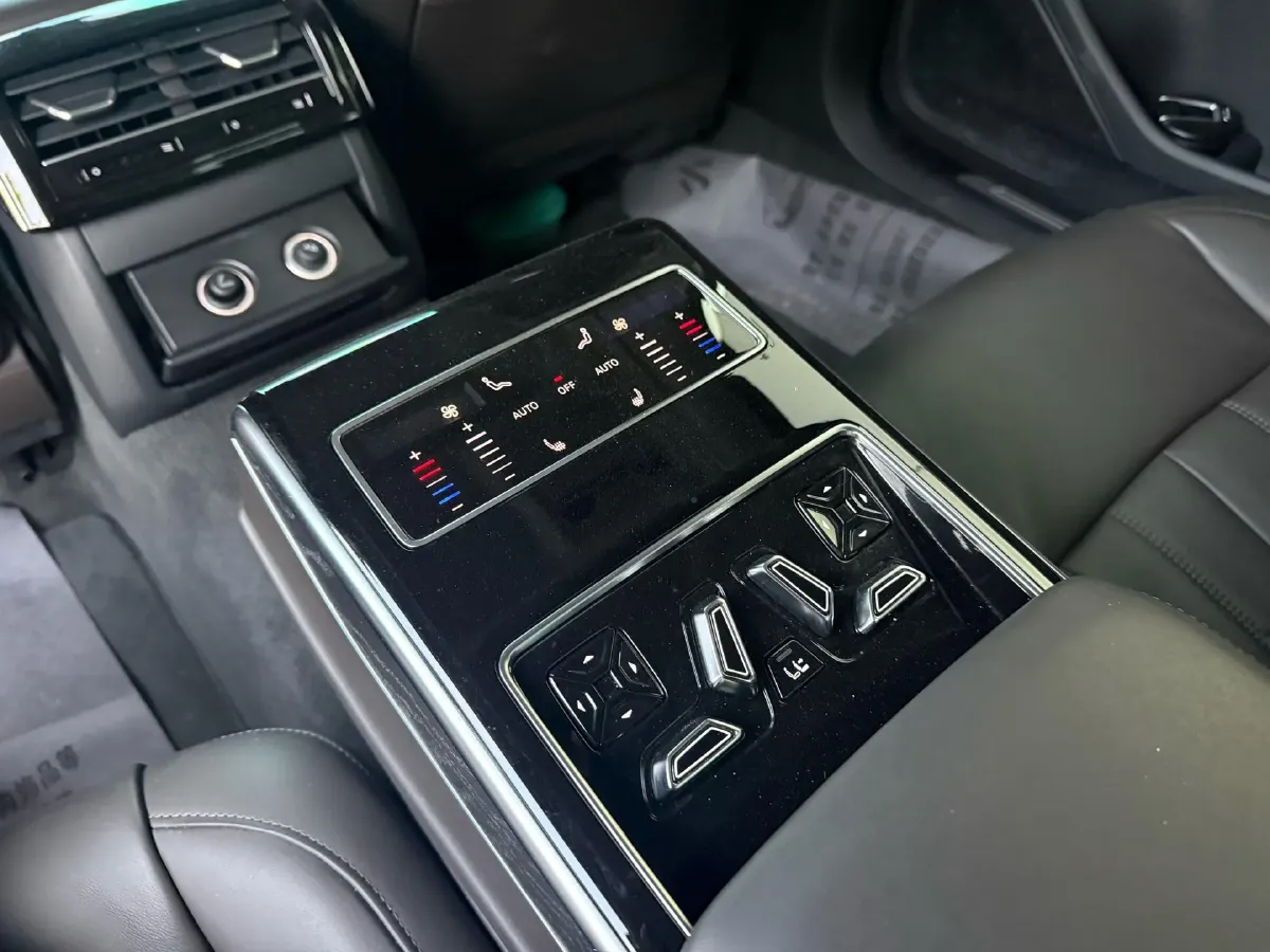 2025 Audi A8 2.0T 265HP L4 8AT,autocango,china used car exporter,china ev exporter,chinese used car exporter,chinese used ev exporter