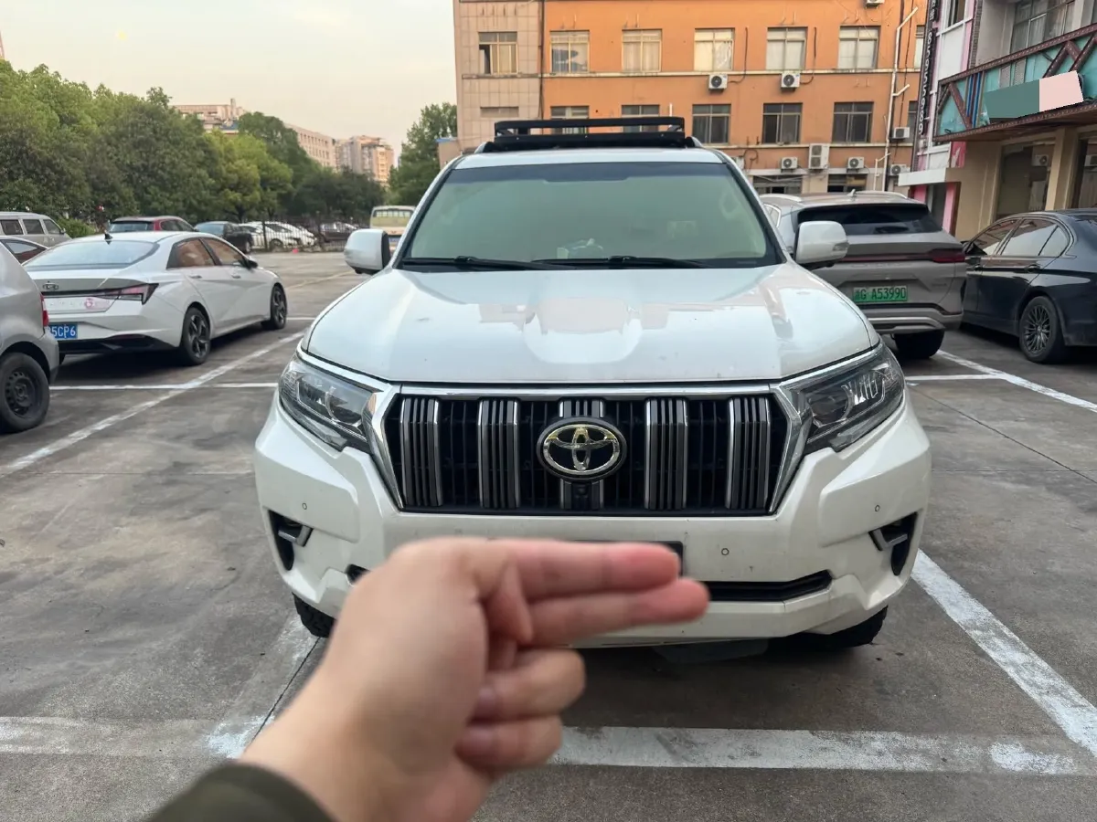 2018 Land Rover Discovery Sport 2.0T 241HP L4 9AT,autocango,china used car exporter,china ev exporter,chinese used car exporter,chinese used ev exporter