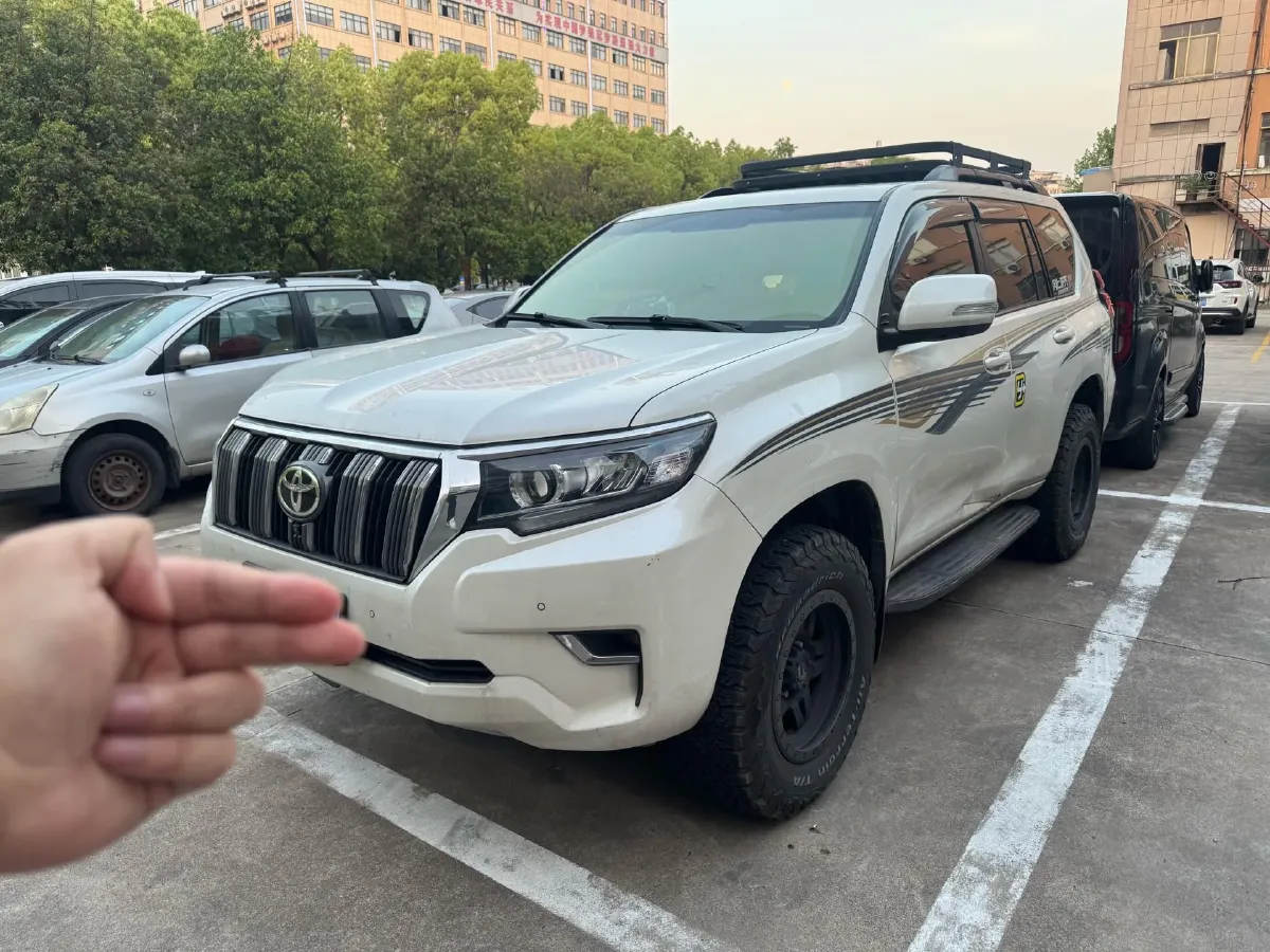 2018 Land Rover Discovery Sport 2.0T 241HP L4 9AT,autocango,china used car exporter,china ev exporter,chinese used car exporter,chinese used ev exporter