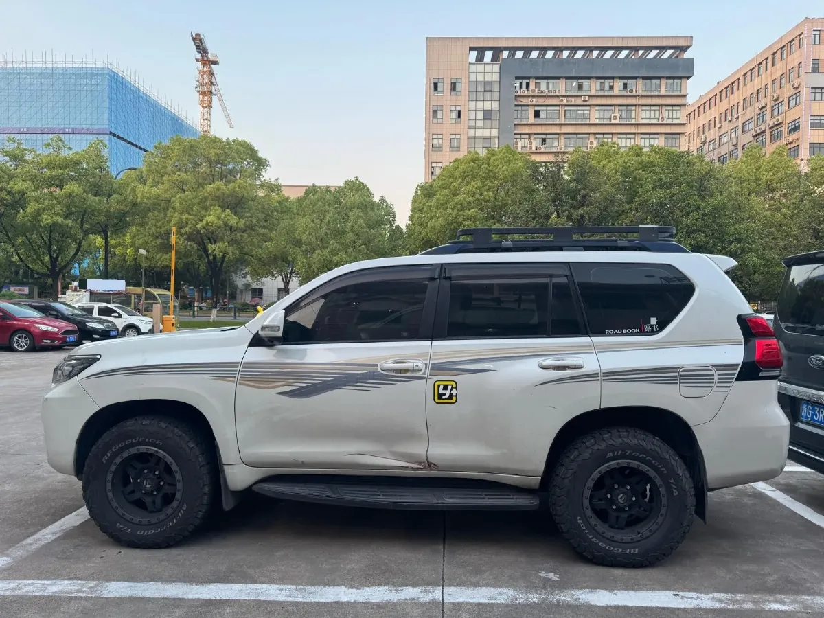 2018 Land Rover Discovery Sport 2.0T 241HP L4 9AT,autocango,china used car exporter,china ev exporter,chinese used car exporter,chinese used ev exporter