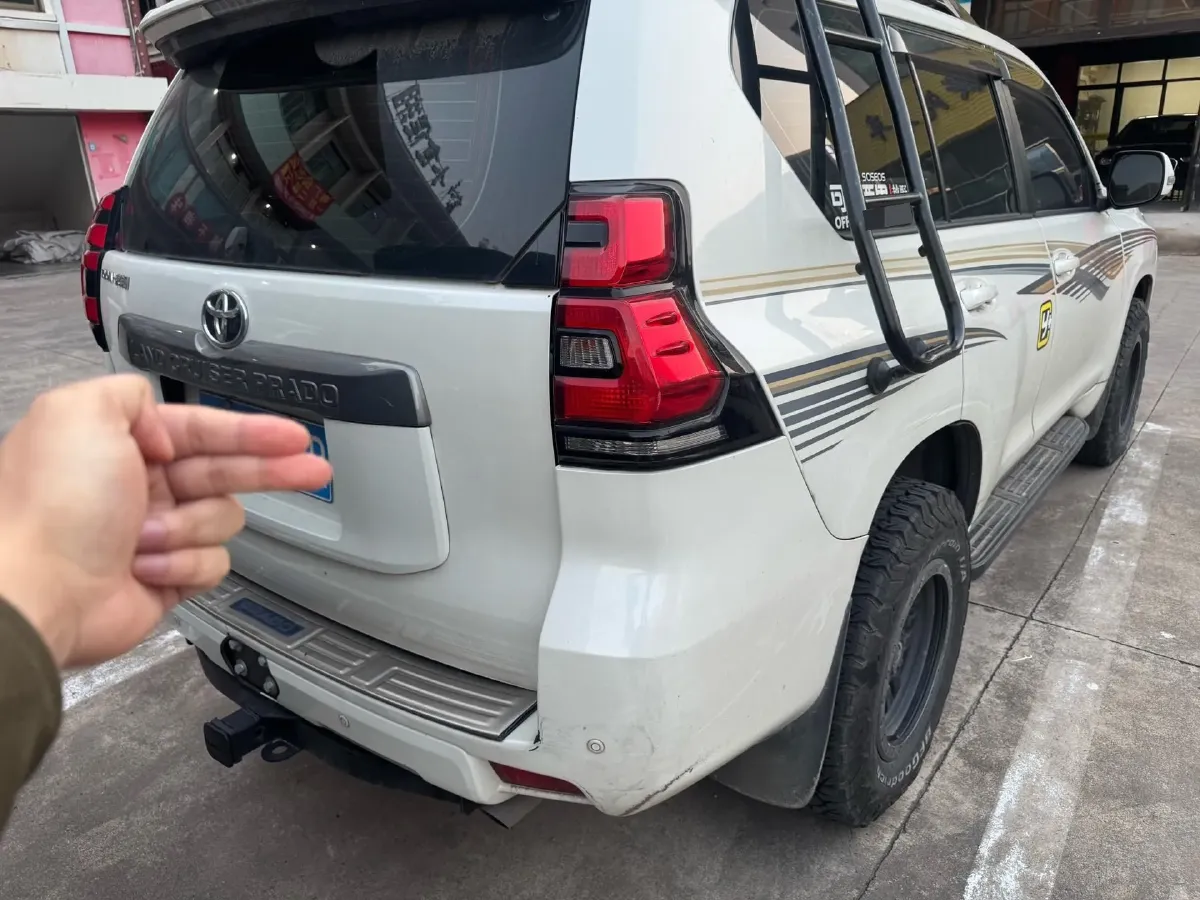2018 Land Rover Discovery Sport 2.0T 241HP L4 9AT,autocango,china used car exporter,china ev exporter,chinese used car exporter,chinese used ev exporter