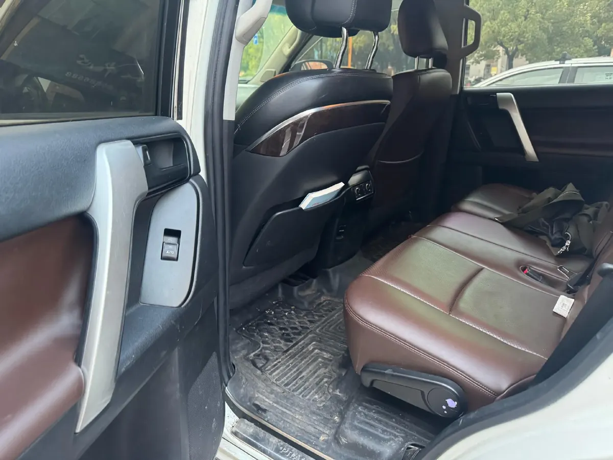 2018 Land Rover Discovery Sport 2.0T 241HP L4 9AT,autocango,china used car exporter,china ev exporter,chinese used car exporter,chinese used ev exporter