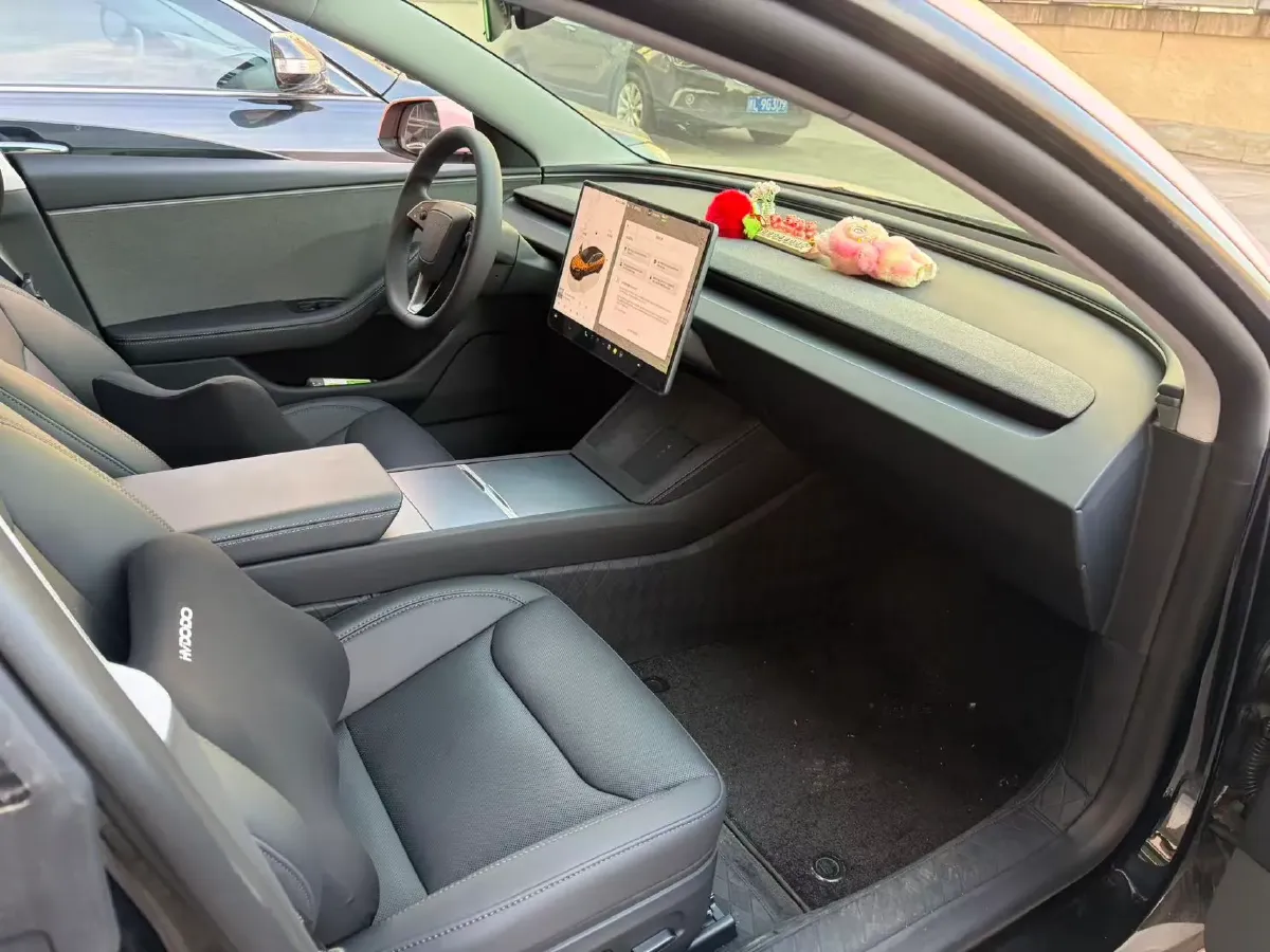 2025 Tesla Model 3 BEV 62.5KWH,autocango,china used car exporter,china ev exporter,chinese used car exporter,chinese used ev exporter