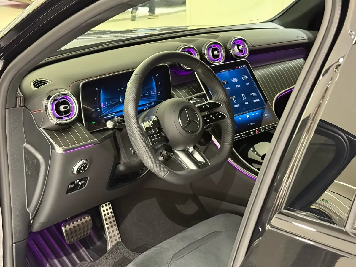 2024 Mercedes-Benz GLC Coupe AMG 2.0T 421HP L4 9AT,autocango,china used car exporter,china ev exporter,chinese used car exporter,chinese used ev exporter