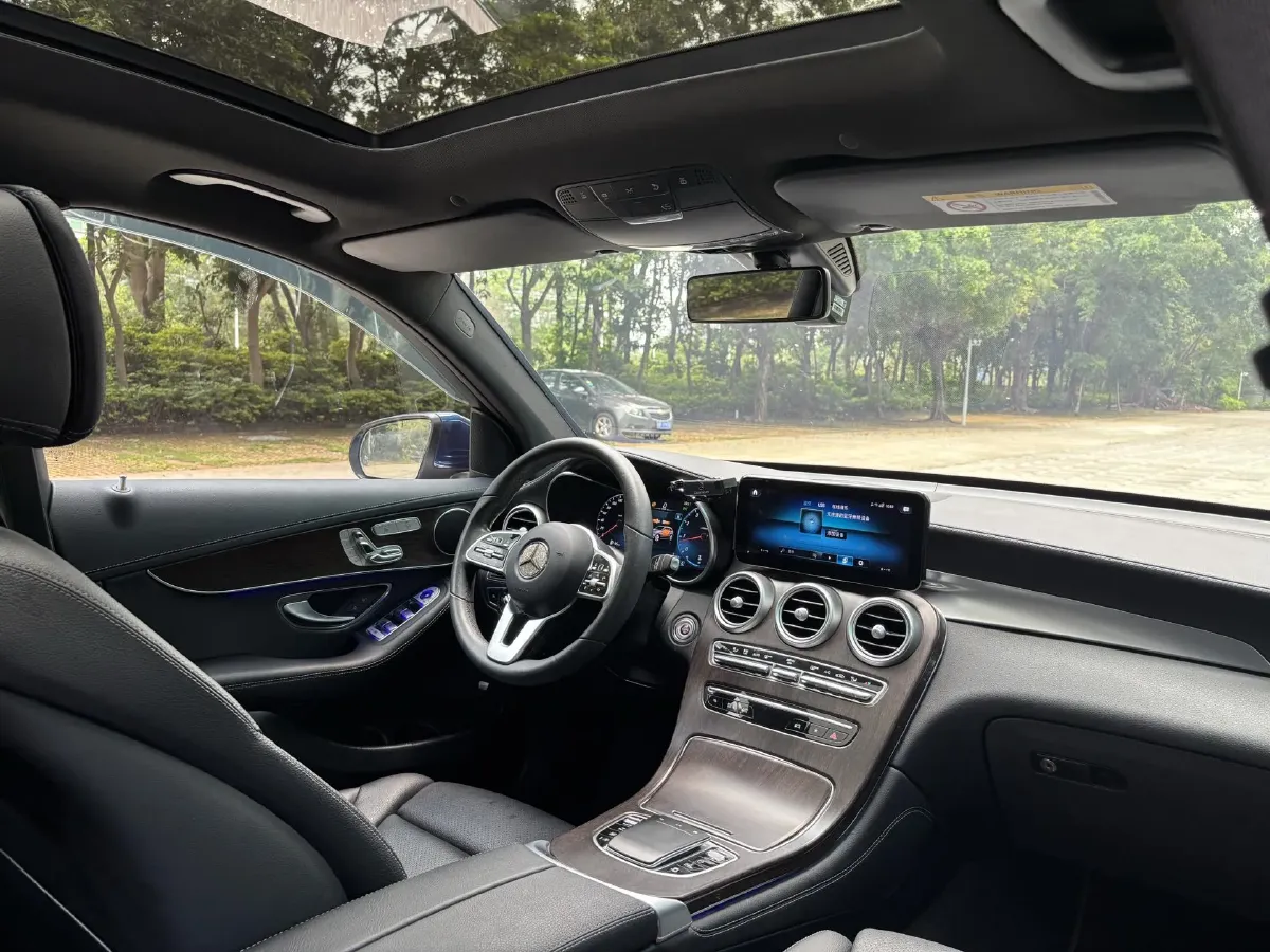 2021 Mercedes-Benz GLC Class 2.0T 197HP L4 9AT,autocango,china used car exporter,china ev exporter,chinese used car exporter,chinese used ev exporter