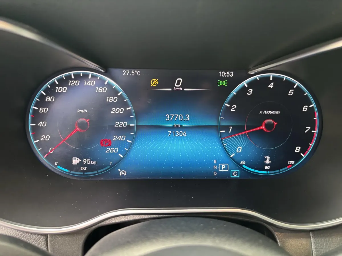 2021 Mercedes-Benz GLC Class 2.0T 197HP L4 9AT,autocango,china used car exporter,china ev exporter,chinese used car exporter,chinese used ev exporter